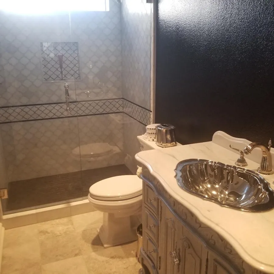 Professional plumbing work and bathroom remodeling in Bolivar